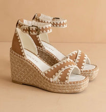 Load image into Gallery viewer, Essie Embroidered Wedge