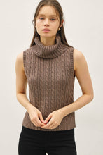 Load image into Gallery viewer, Cable Comfort Sweater Vest