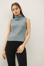 Load image into Gallery viewer, Cable Comfort Sweater Vest