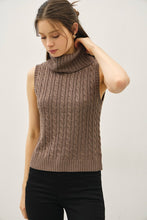 Load image into Gallery viewer, Cable Comfort Sweater Vest