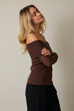 Load image into Gallery viewer, Shimmer Off Shoulder Metallic Top