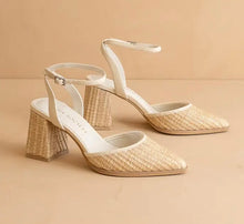 Load image into Gallery viewer, Princess Natural Pointed Toe Heel