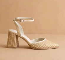 Load image into Gallery viewer, Princess Natural Pointed Toe Heel