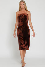 Load image into Gallery viewer, Mesmerizing Velvet Midi Dress
