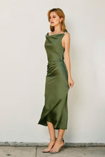 Load image into Gallery viewer, Evergreen Off The Shoulder Midi Dress
