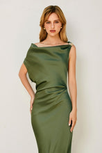 Load image into Gallery viewer, Evergreen Off The Shoulder Midi Dress
