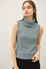 Load image into Gallery viewer, Cable Comfort Sweater Vest
