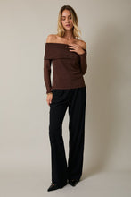Load image into Gallery viewer, Shimmer Off Shoulder Metallic Top
