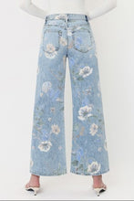Load image into Gallery viewer, Fall In Bloom Floral Jeans
