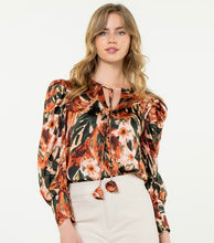 Load image into Gallery viewer, Falling For You Floral Blouse
